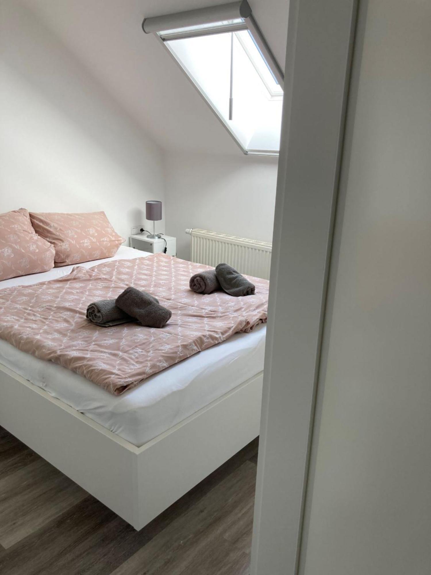 Lindenhof Apartment *